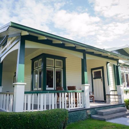 Gumnut House. Bed and Breakfast Whanganui Buitenkant foto